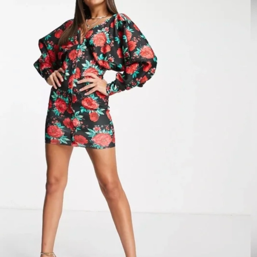 NWT ASOS DESIGN volume sleeve rose floral mini dress Size: 4